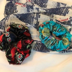 Free people scrunchies